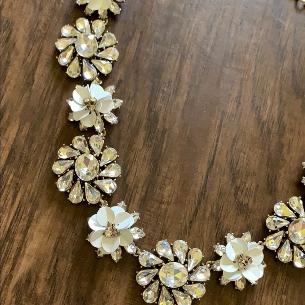 Ann Taylor sequin crystal Statement necklace - Picture 6 of 8